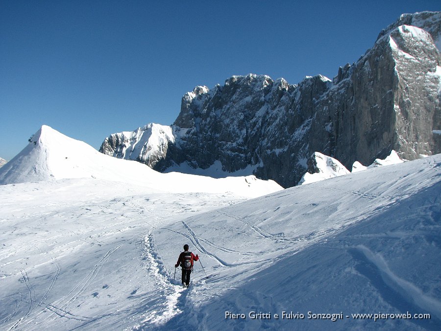 55 Scendendo al Passo dello Scagnello, 2080 m..jpg